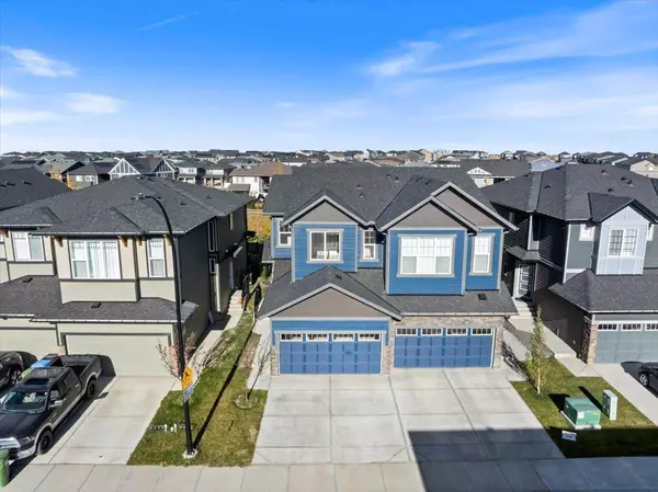 Calgary, AB T2X 4T3,139 Legacy Glen Parade SE