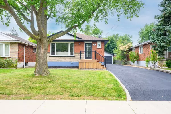 64 VICEROY CT, Hamilton, ON L9A 3Y4