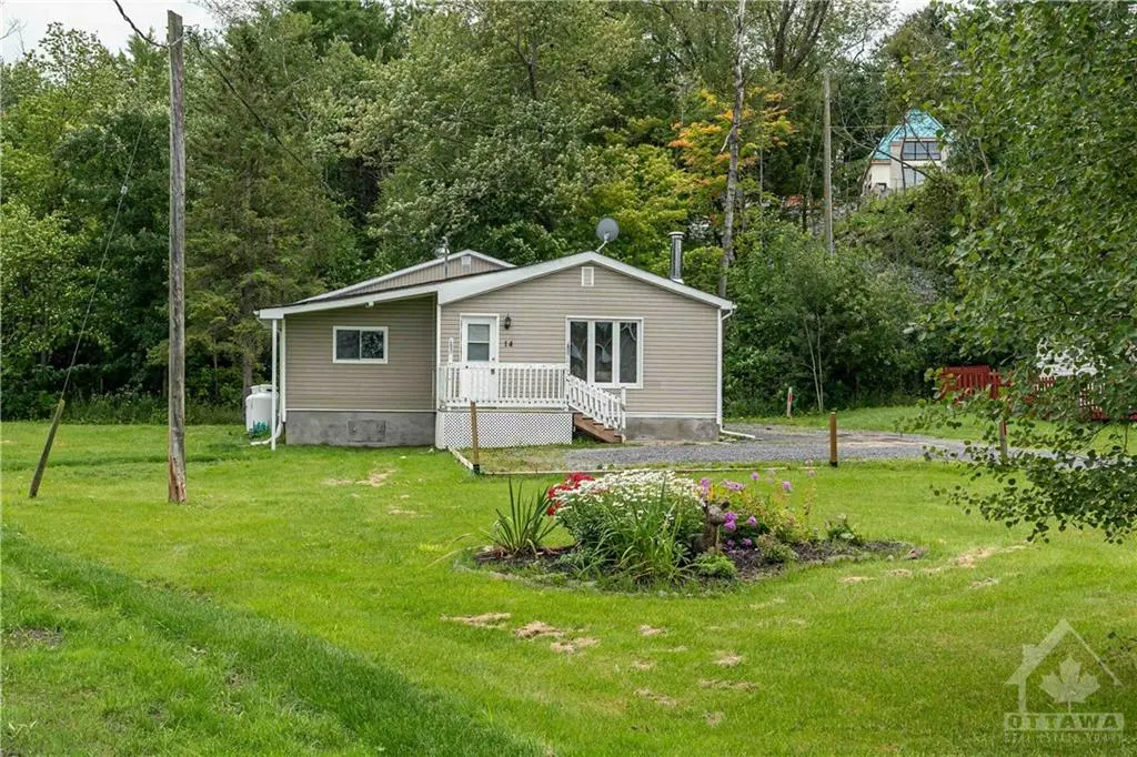 182 DALLAIRE ST #14, Rockland, ON K4K 1K7