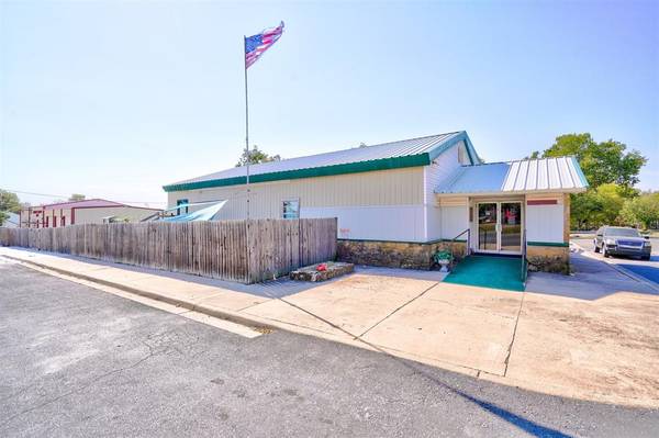 924 W 13th Street, Sulphur, OK 73086