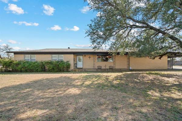 3506 Lakeshore Drive, Weatherford, TX 76087