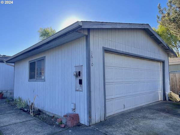 Mc Minnville, OR 97128,1610 SW APPERSON ST