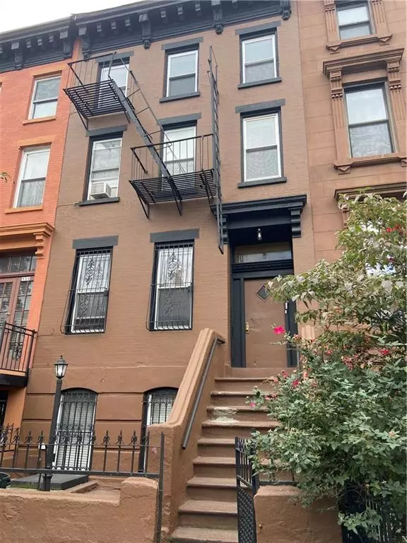 Brooklyn, NY 11216,152 Putnam AVE #4