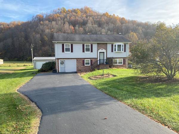 1014 Cavitts Creek Rd, North Tazewell, VA 24630