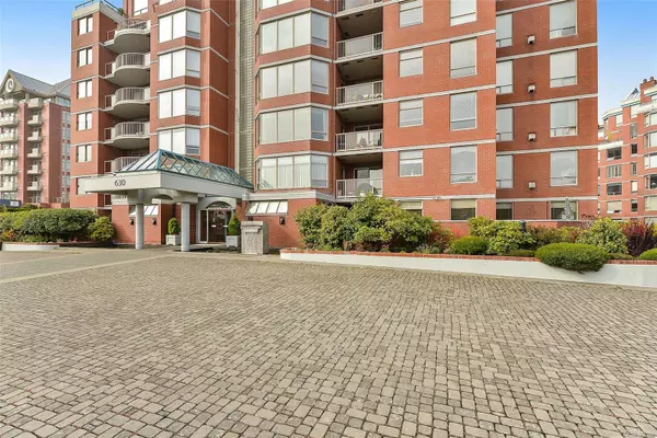 Victoria, BC V8V 4Y2,630 Montreal St #504