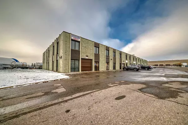 Calgary, AB T2B1N5,1829 54 ST Southeast #209