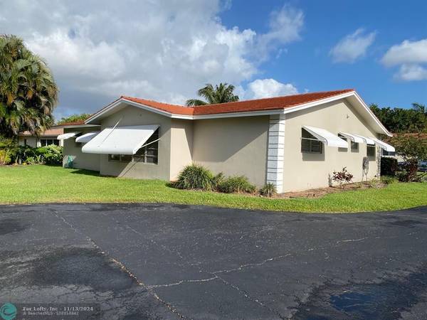 Plantation, FL 33317,7218 E Tropical Way