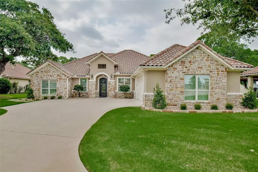 1110 Catalina Bay Boulevard, Granbury, TX 76048