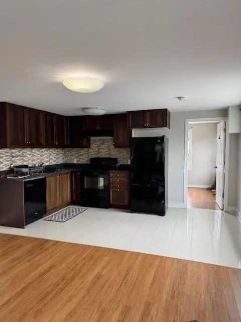 Toronto W03, ON M6N 1M2,2696 St Clair AVE W #2nd Flr