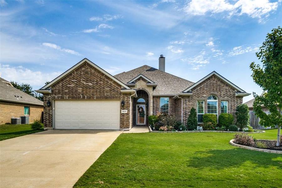 1037 Cydnie Street, Kennedale, TX 76060