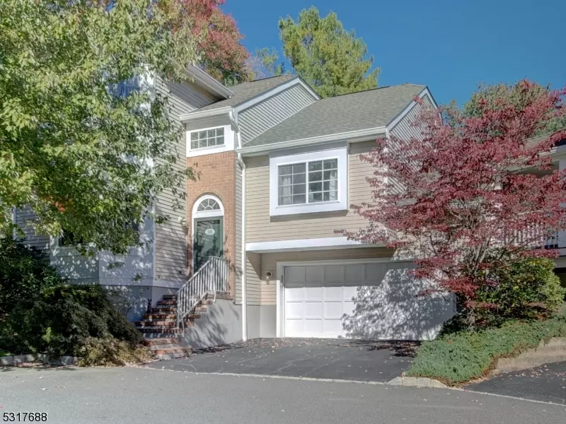 18 Fernwood Ter, Long Hill Twp., NJ 07933