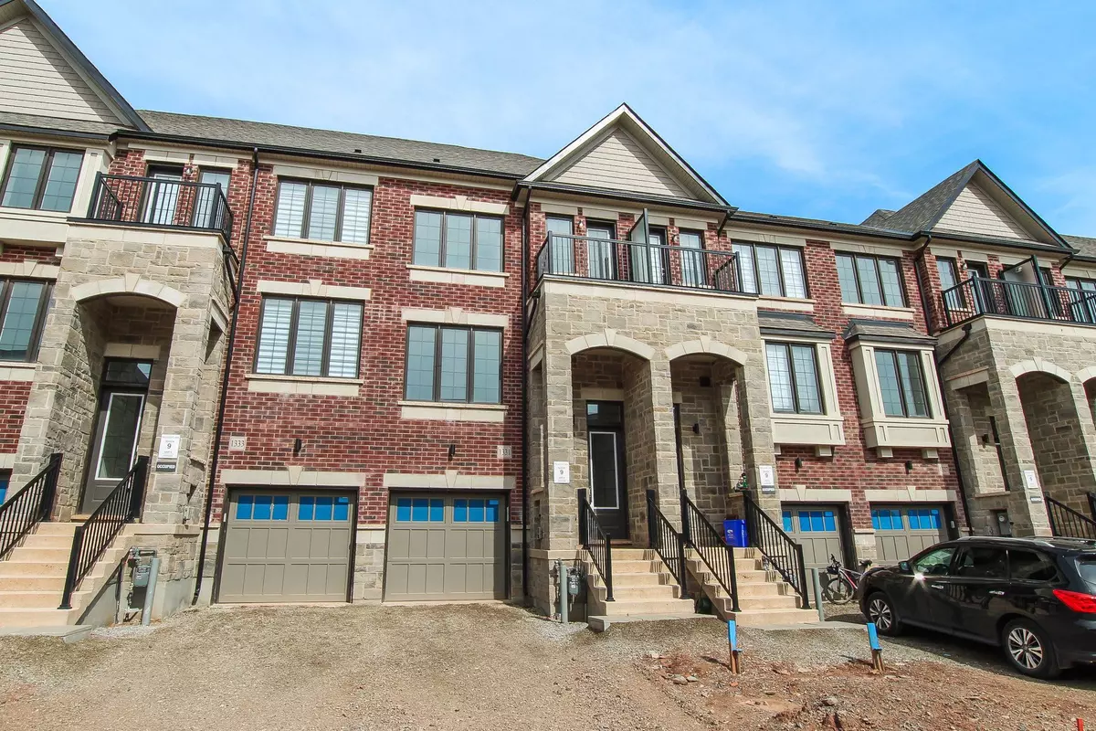 Oakville, ON L6M 4L8,1331 Kaniv ST