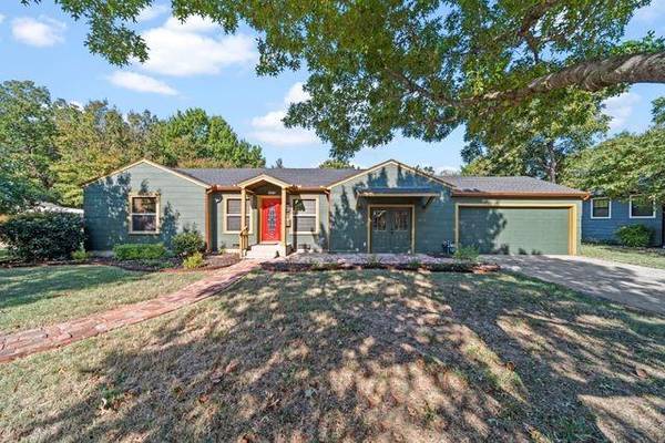 805 Bryson Street, Waxahachie, TX 75165