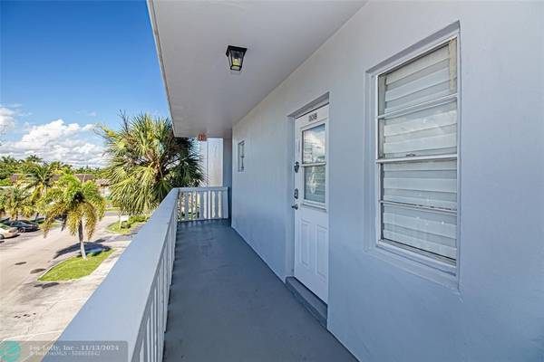 Dania Beach, FL 33004,600 NE 2nd St  #308