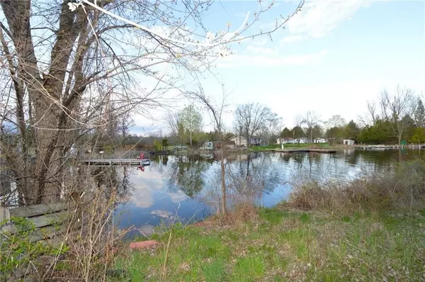 Rideau Lakes, ON K0G 1X0,0 BLUE HERON LN