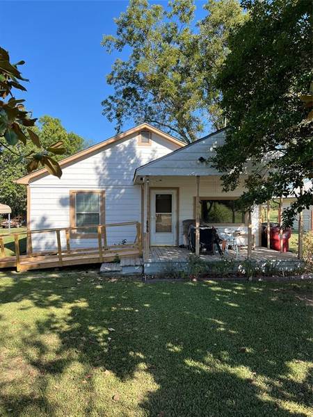 466 County Road 1070, Mount Pleasant, TX 75455