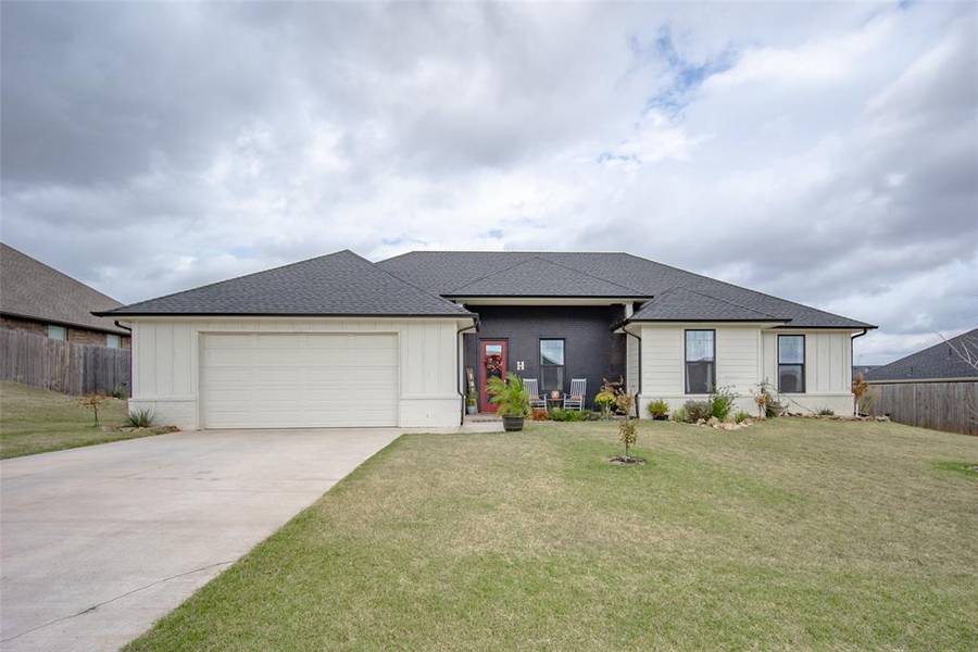 471 Megan Lane, Blanchard, OK 73010