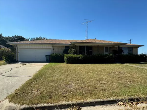 714 N O Avenue, Clifton, TX 76634