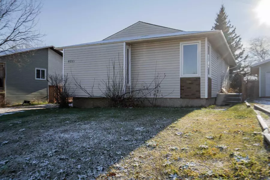 8325 101 AVE, Peace River, AB T8S 1N2