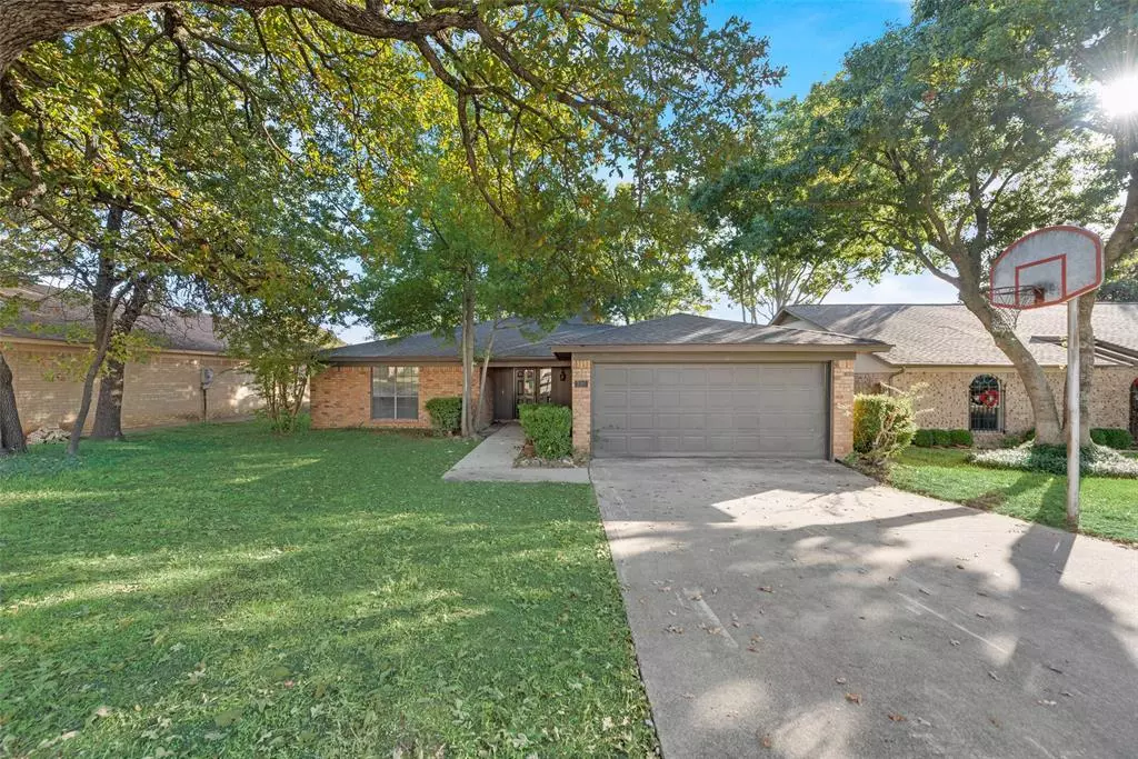 Bedford, TX 76021,720 Mountain Laurel Lane