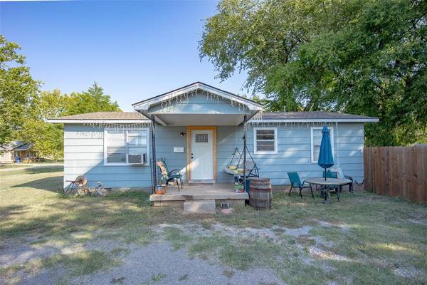 609 SW 6th Street, Lindsay, OK 73052