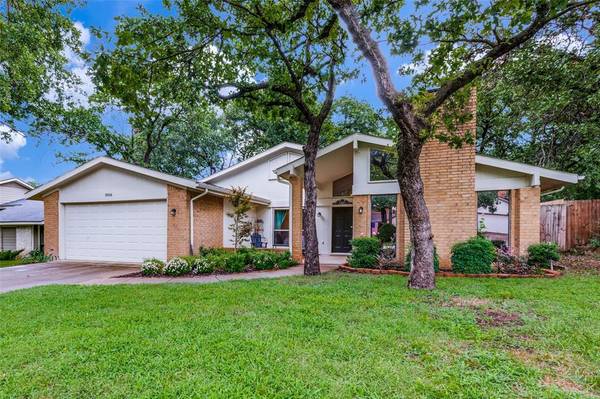 3416 Pecan Circle, Bedford, TX 76021