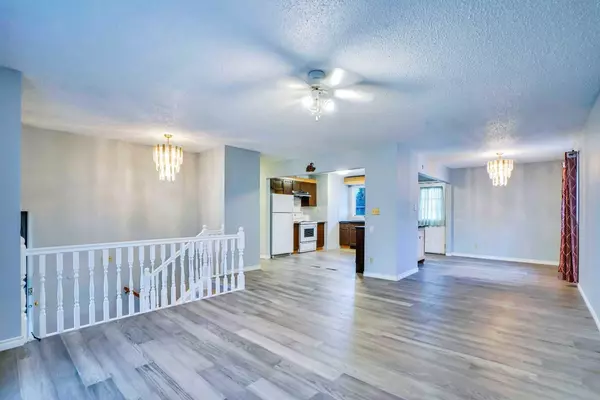 Calgary, AB T2J4P6,515 Queensland CIR SE