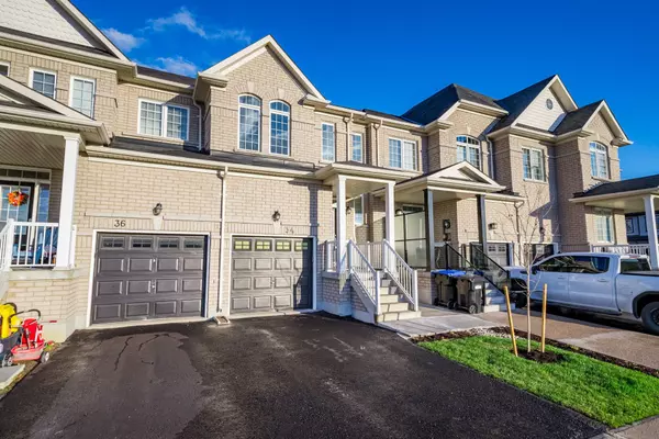 Bradford West Gwillimbury, ON L3Z 0V8,34 Daniele CRES