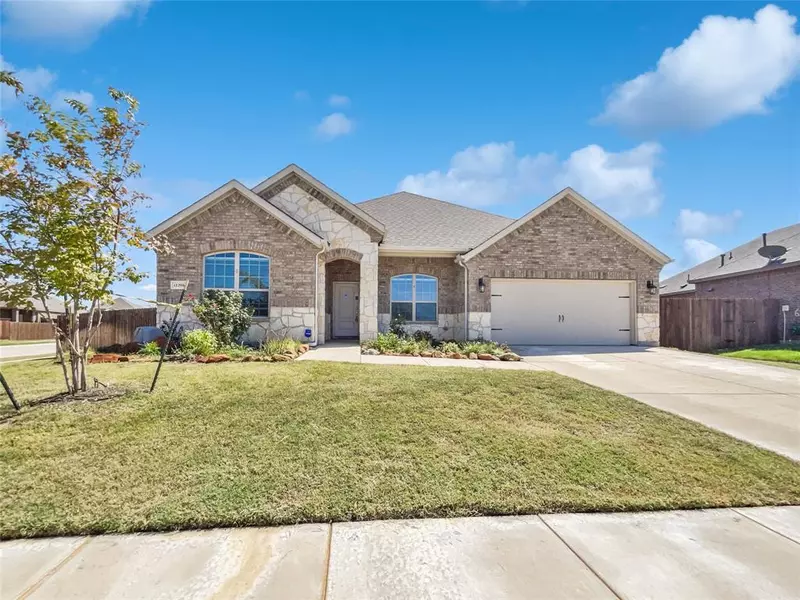 11208 Culberson Drive, Aubrey, TX 76227