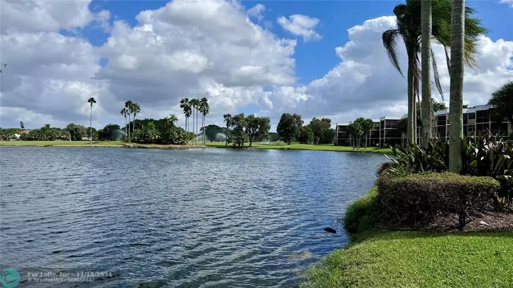 Weston, FL 33326,16401 Golf Club Rd  #101