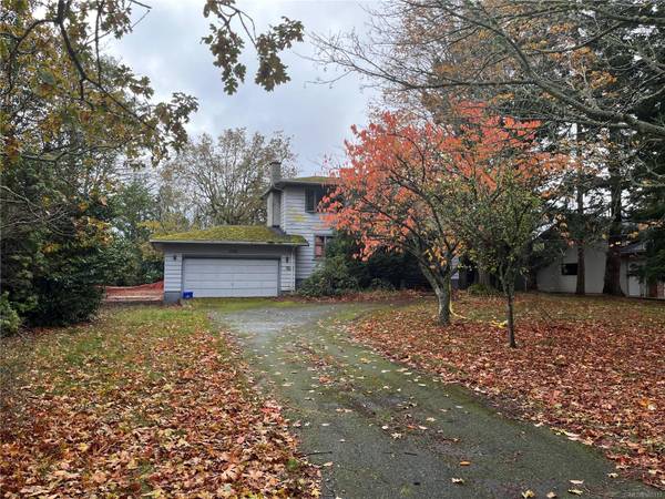 1901 San Juan Ave, Saanich, BC V8N 2J3