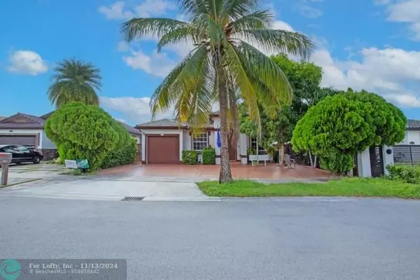 8748 NW 146th Ln, Miami Lakes, FL 33018