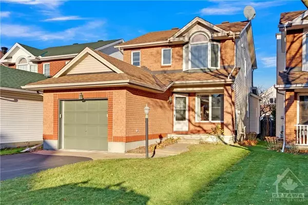 Barrhaven, ON K2J 4K8,90 LONGSHIRE CIR