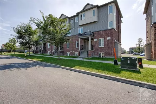 266 ESPIN HTS, Barrhaven, ON K2J 0Y8