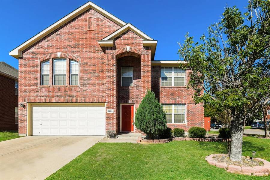 7209 Hummingbird Court, North Richland Hills, TX 76180