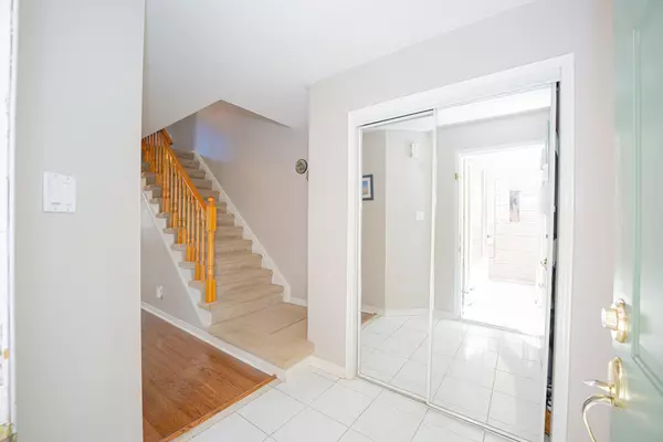 Mississauga, ON L5N 6V7,3887 Rippleton LN