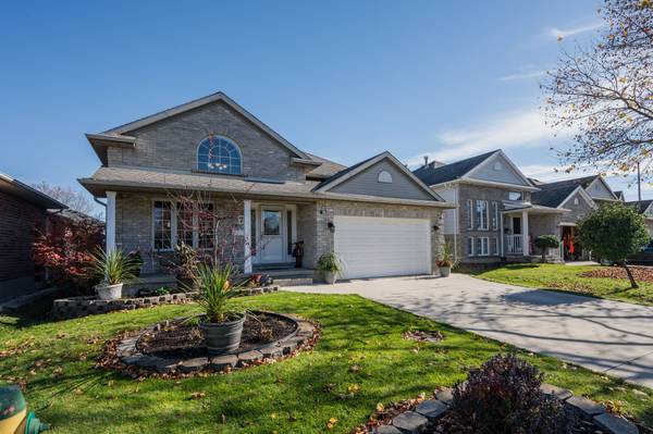 7 Rosethorn CT, St. Thomas, ON N5R 6C7