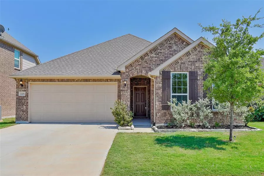 1105 Pinnacle Breeze Drive, Fort Worth, TX 76052