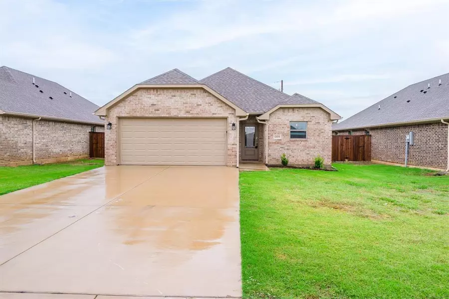 509 W Copenhavr Street, Pilot Point, TX 76258