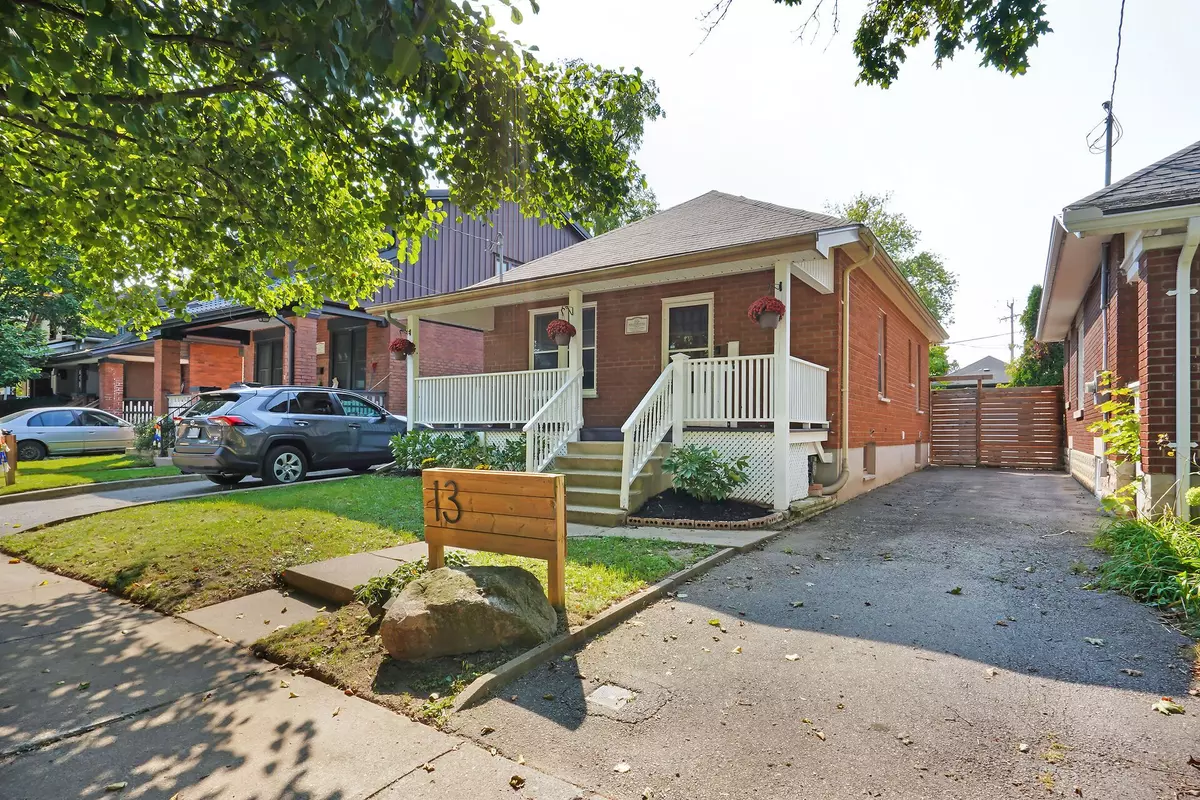 London, ON N6C 3E6,13 Lockyer ST