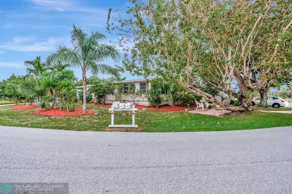 Hobe Sound, FL 33455,7184 SE Redbird Cir