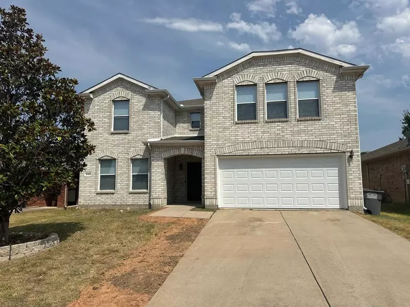 1649 Crown Point Drive, Little Elm, TX 75036