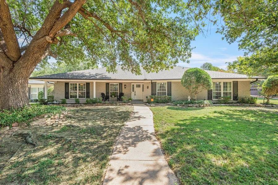 9 Hillcrest Court, Trophy Club, TX 76262