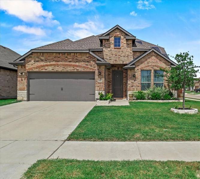 651 Medinah Road, Red Oak, TX 75154