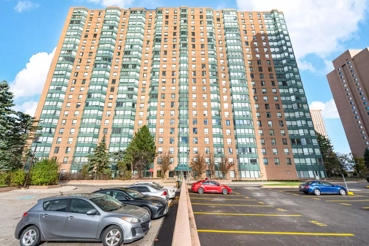 Mississauga, ON L5B 4B1,135 Hillcrest AVE #407