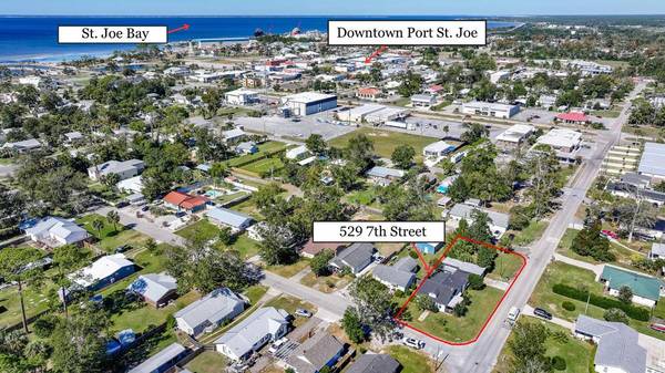 529 7th St, Port St. Joe, FL 32456