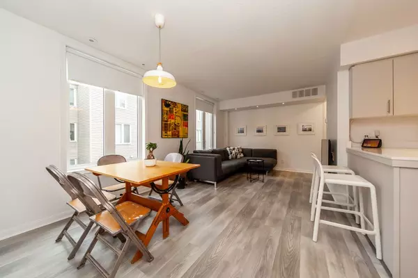 12 Douro ST #428, Toronto C01, ON M6K 3M4