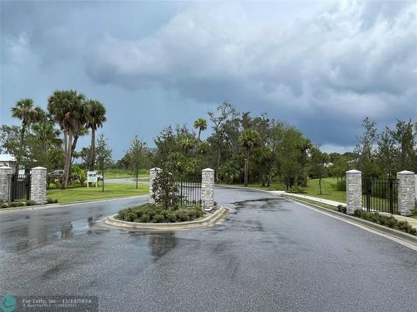 Fort Pierce, FL 34981,2420 Noble Oaks Ln