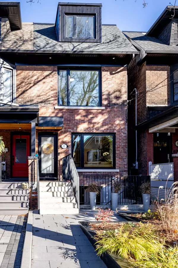 11 Prince Rupert AVE, Toronto W02, ON M6P 2A8