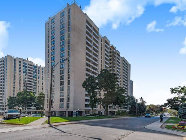 111 Ridelle AVE #407, Toronto W04, ON M6B 1J7